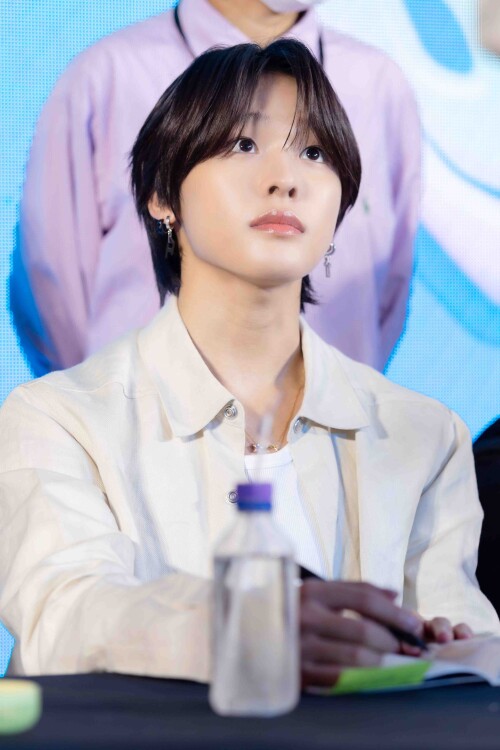 RIKU--3--JOY-CLUB-x-NCT-WISH-poppop-FANSIGN-in-BANGKOK-28e1cbc3c04d08778.jpg