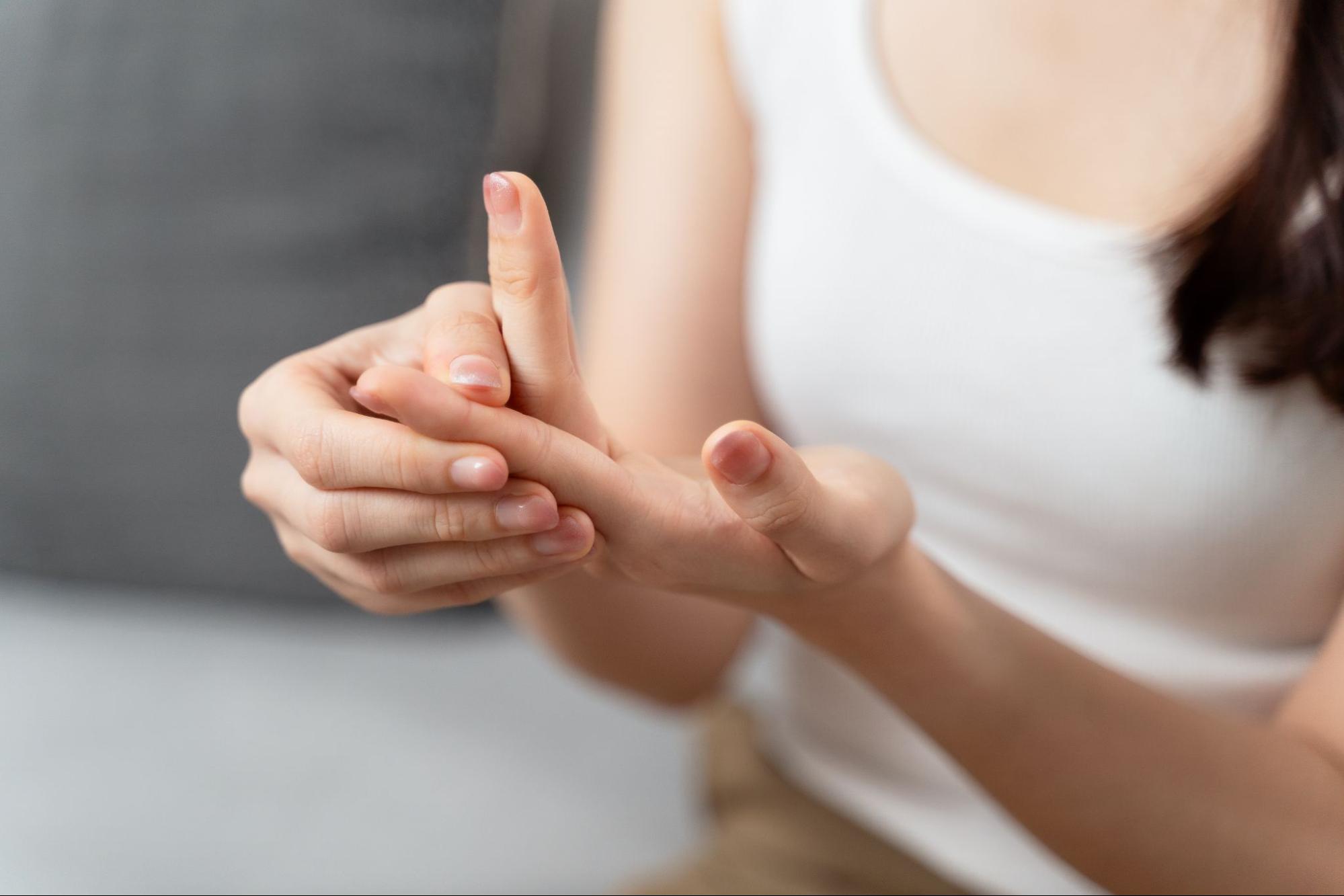 อาการชาปลายนิ้วมือ