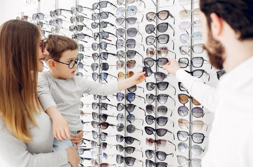 ตัดแว่น เลือกกรอบแว่น