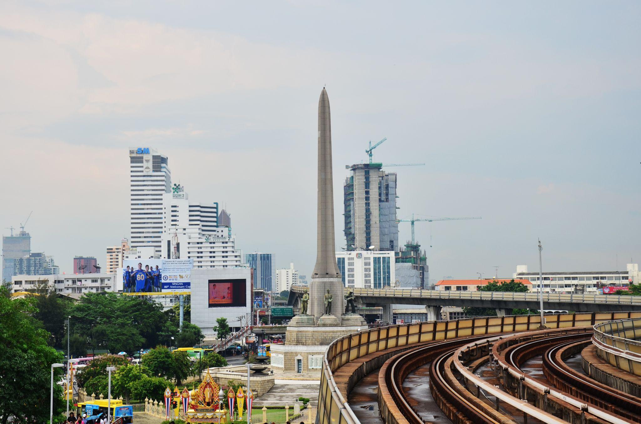 โรงแรมใกล้อนุสาวรีย์ชัย