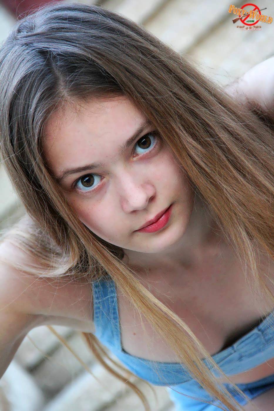 [Image: foxyworld-13e7899b04dd5ff4c.jpg]